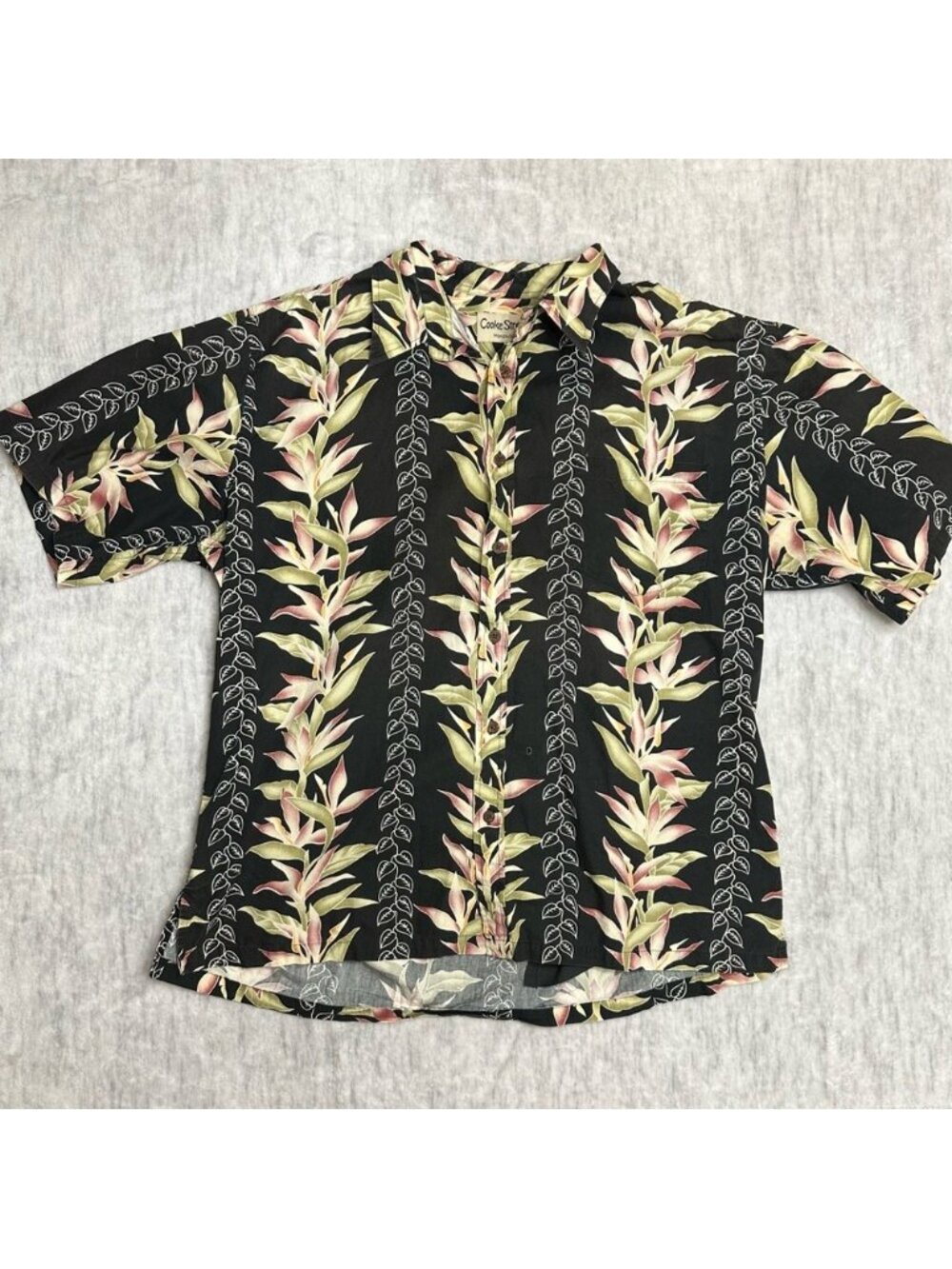 Cooke Street Honolulu Hawaiian Button Up Shirt